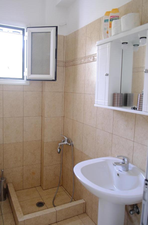 Marathona'S Apartment Aegina エクステリア 写真