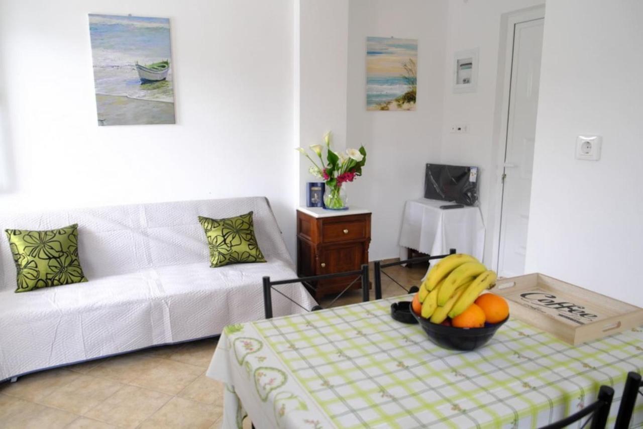 Marathona'S Apartment Aegina エクステリア 写真